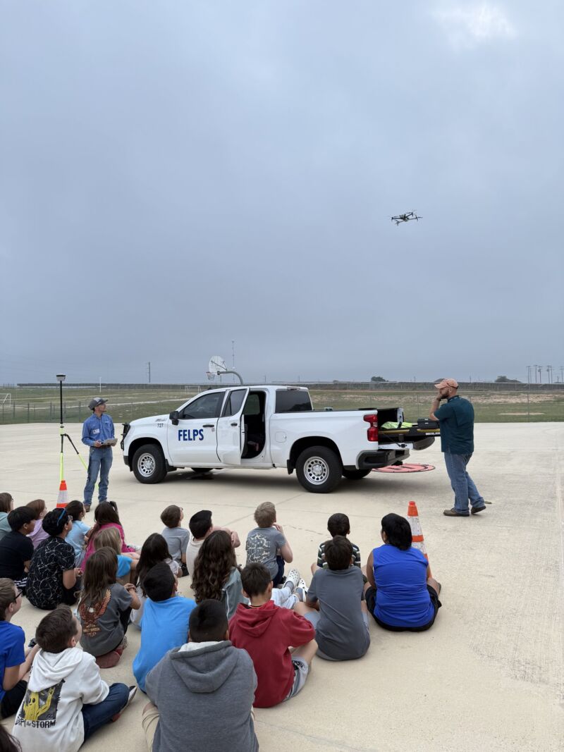 Image for the Tweet beginning: ⚡️✨ Sparking Curiosity in Fourth