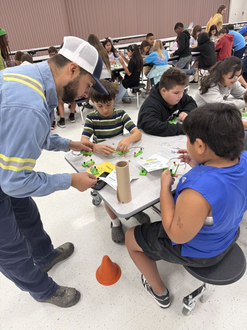 Image for the Tweet beginning: ⚡️✨ Sparking Curiosity in Fourth